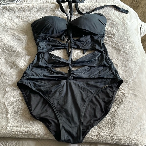 Azura Australia black bathing suit - Picture 1 of 5